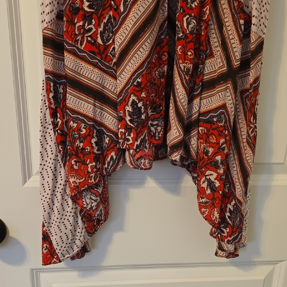Free People Multicolor Bohemian Skirt With Pockets. Adorable Hemline. Size 0 - Picture 9 of 13
